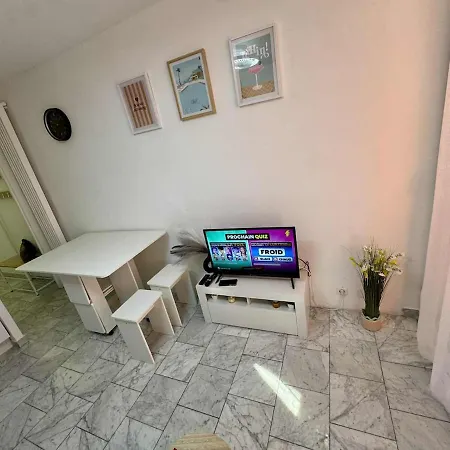 A 2 Pas De La Et Du Train * 罗克布吕讷-卡普马丹