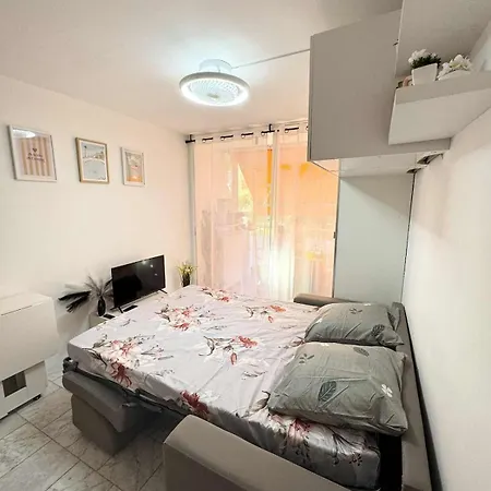 A 2 Pas De La Et Du Train روكوبرُن كاب مارتي