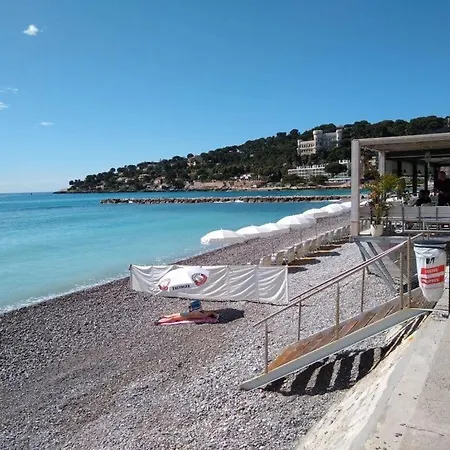 A 2 Pas De La Et Du Train *