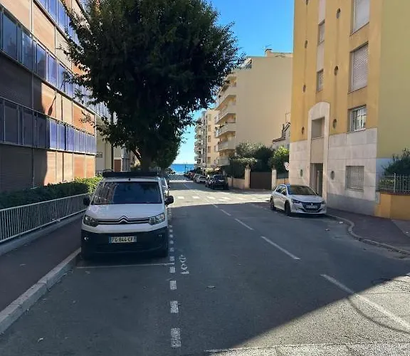 A 2 Pas De La Et Du Train شقة روكوبرُن كاب مارتي