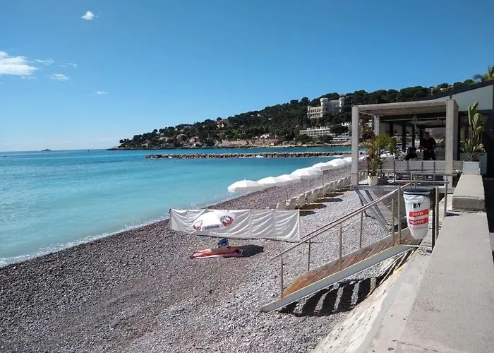 A 2 Pas De La Et Du Train *